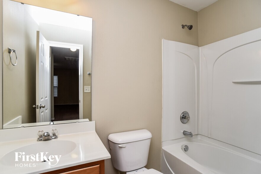 Building Photo - 3418 Charterhall Ln