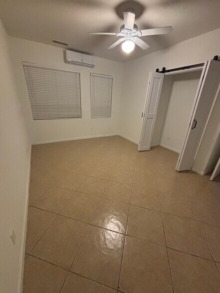 Building Photo - 3033 San Miguel Dr