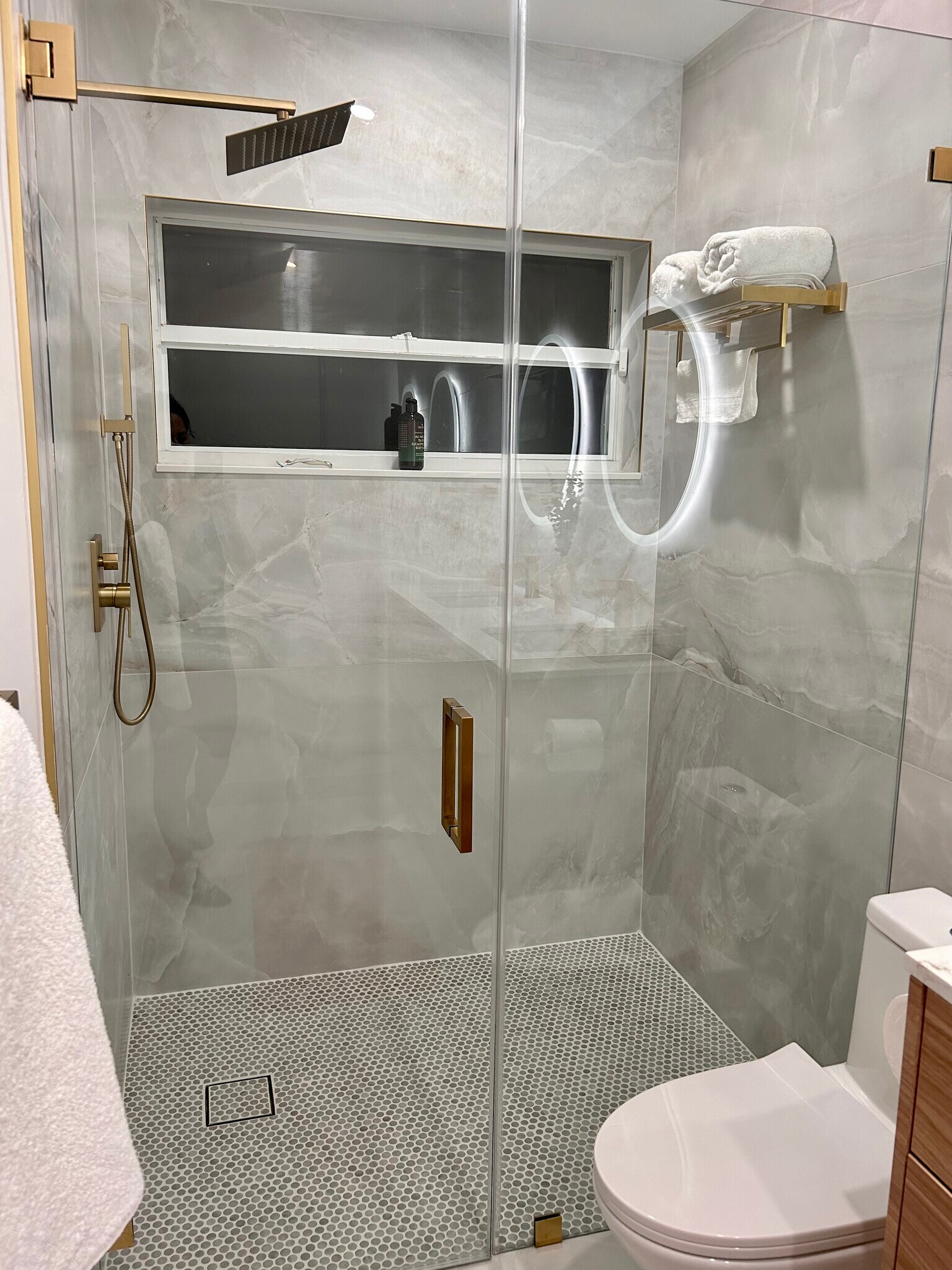 Building Photo - 6205 SE Circle St