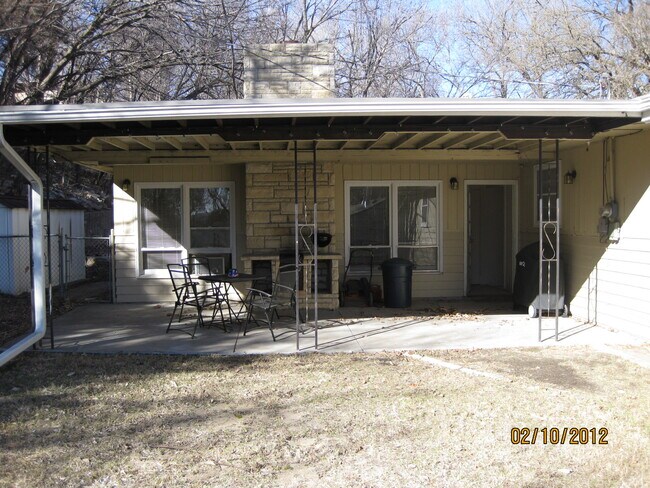 Building Photo - 246 Westwood Rd