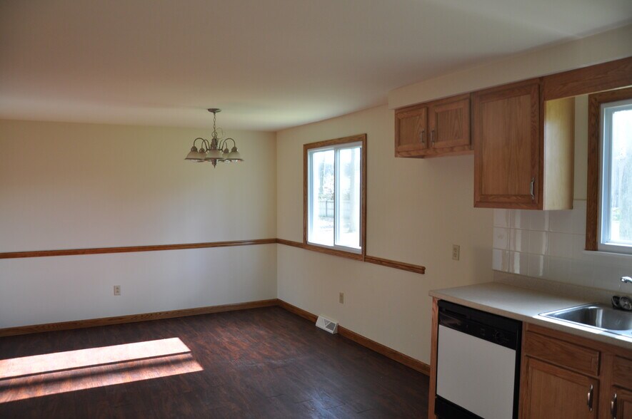 Building Photo - 6077 New Taylor Rd