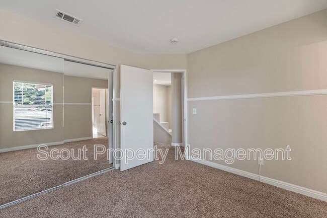 Building Photo - 43093 Teramo St