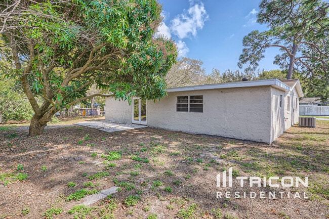 Building Photo - 10289 128th Terrace N