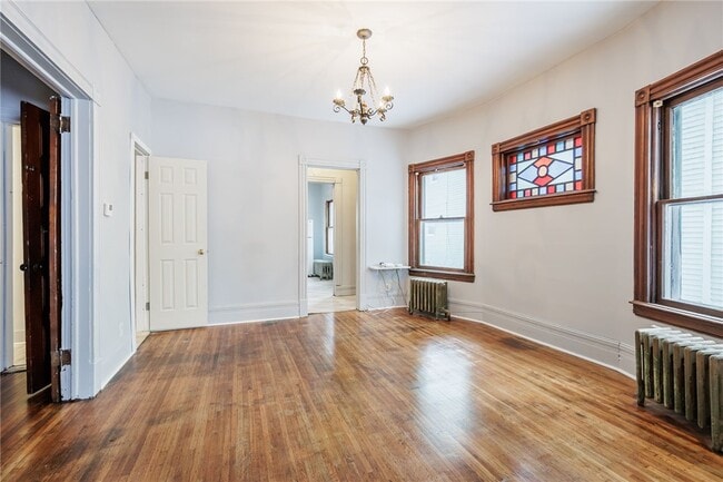 Building Photo - 500 Oxford St