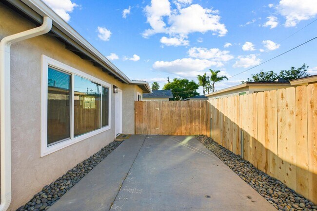 Building Photo - 1135 Florida St