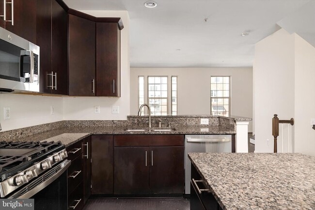 Building Photo - 7627 Hamilton Xing