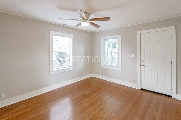 Building Photo - 707 19th St S