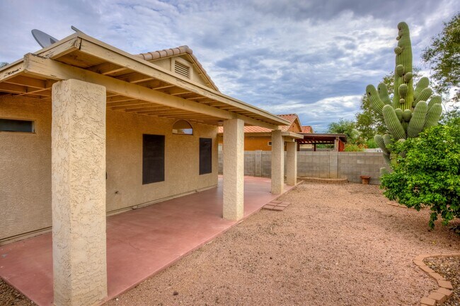 Building Photo - 8998 E Laurie Ann Dr