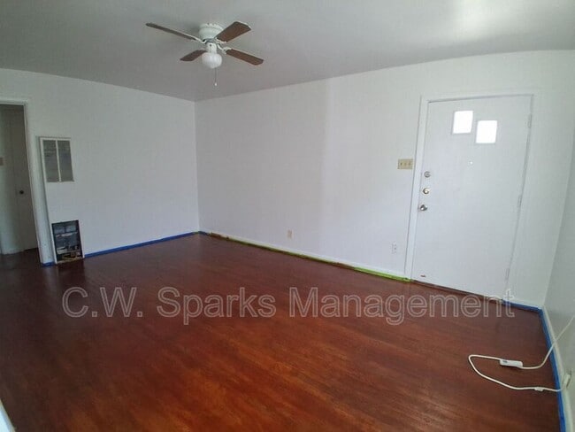 Building Photo - 3021 Avon St