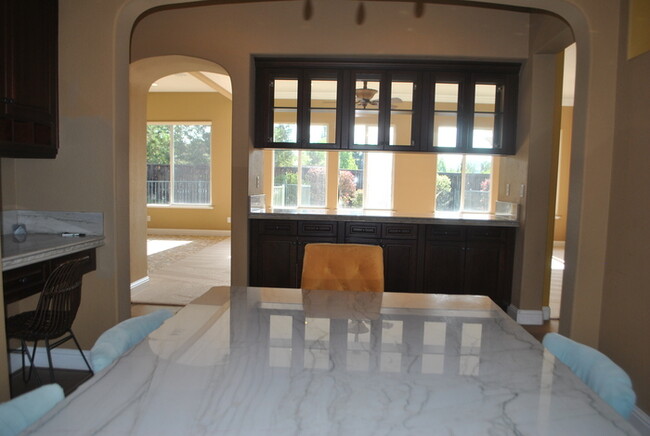Building Photo - Gorgeous 4 Bedroom Home in the Stonebriar ...