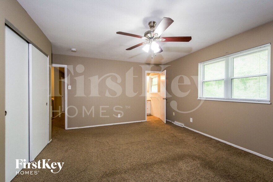 Building Photo - 12525 Bay Shore Dr