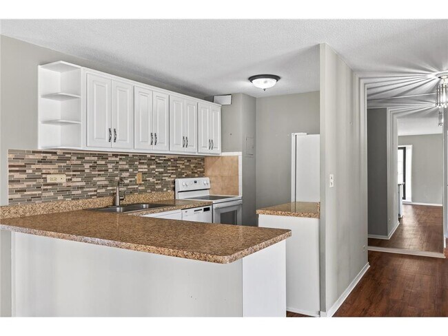 Building Photo - 19 S 1st St