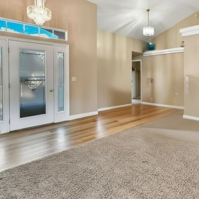 Building Photo - 1100 W 600 S