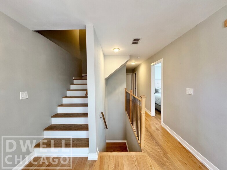 Building Photo - 2550 W Thomas St