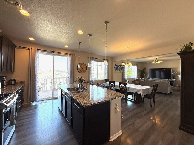 Building Photo - "Spacious 6-Bedroom Haven with 5 Full Baths in Aurora - 3,729 Sq. Ft. of Comfort & Style!"