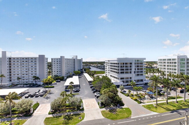 Building Photo - 3215 S Ocean Blvd