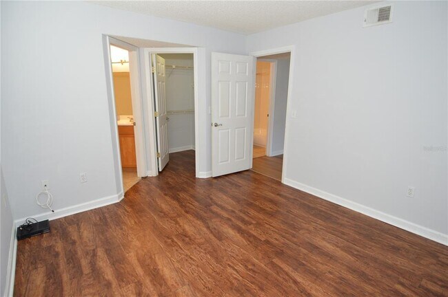 Building Photo - 2500 Winding Creek Blvd