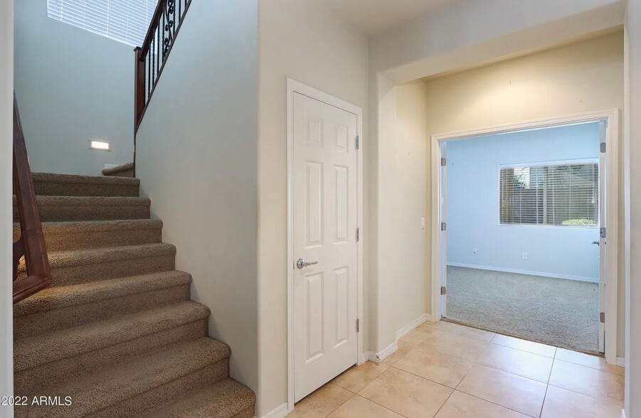 Building Photo - 6328 W Victory Way