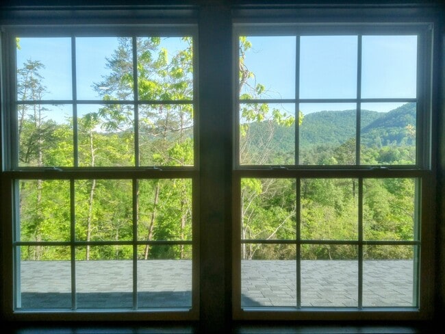 Building Photo - 63 Redwood Ln