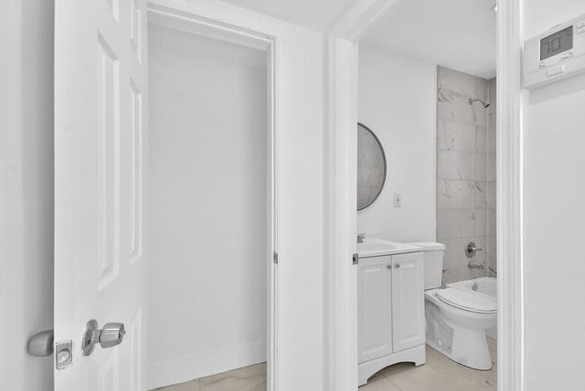 Building Photo - 3025 NW 8th Ave