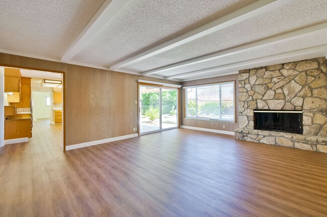 Building Photo - Rare Rental Opportunity: Mid Century Moder...