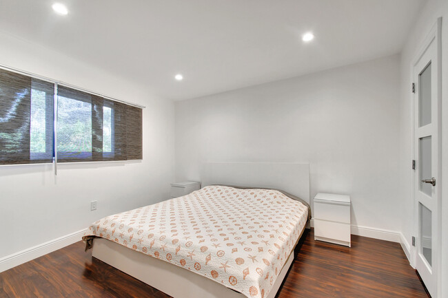 Building Photo - 3605 S Ocean Blvd