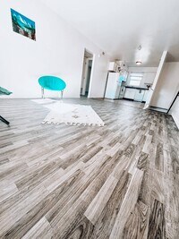 Building Photo - 807 Leawood Dr