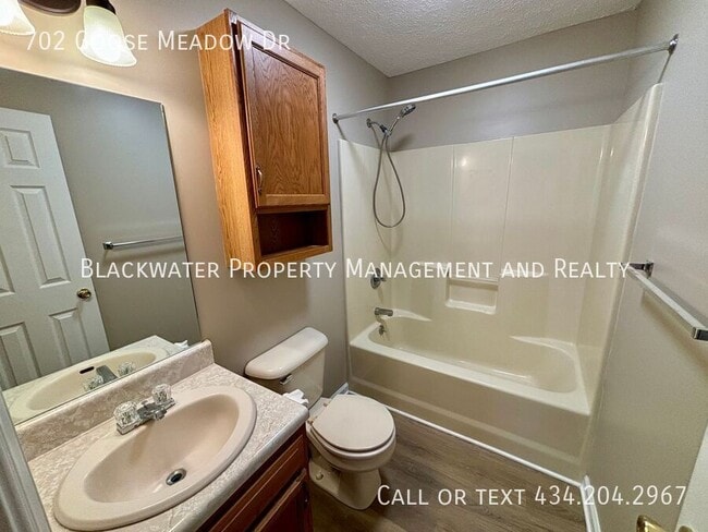 Building Photo - 702 Goose Meadow Dr