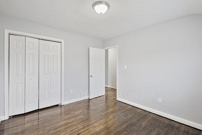 Building Photo - 3314 Wallford Dr