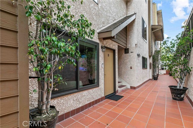 Building Photo - 635 E Magnolia Blvd