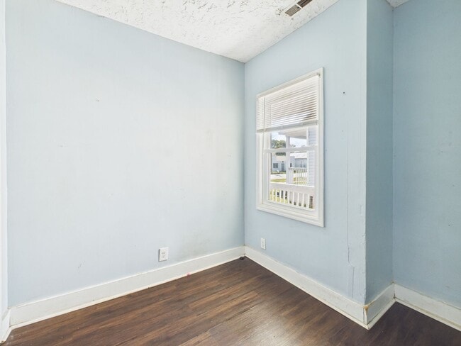 Building Photo - 3205 Hull Street Rd