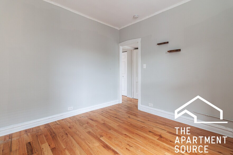 Building Photo - 3721 N Pine Grove Ave