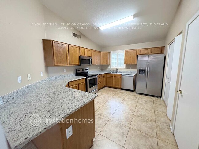 Building Photo - 6551 E Auburn St