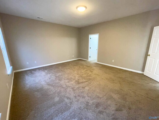 Building Photo - 107 Barrington Ct