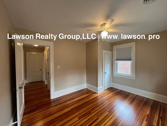 Building Photo - 1733 Maiden Ln SW