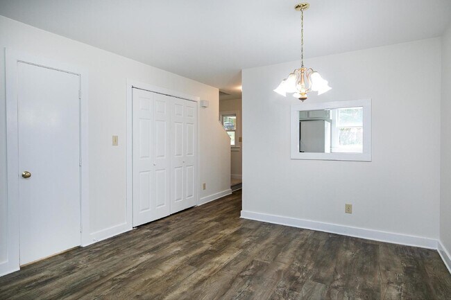 Building Photo - 5544 Kaplan Drive Unit A