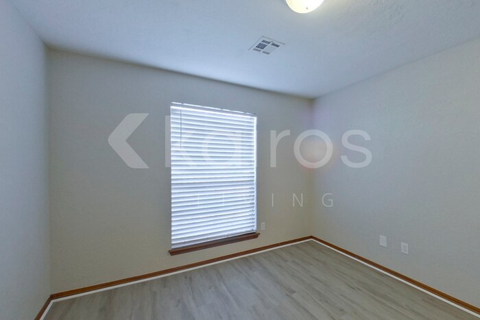 Building Photo - 521 SW 163rd St