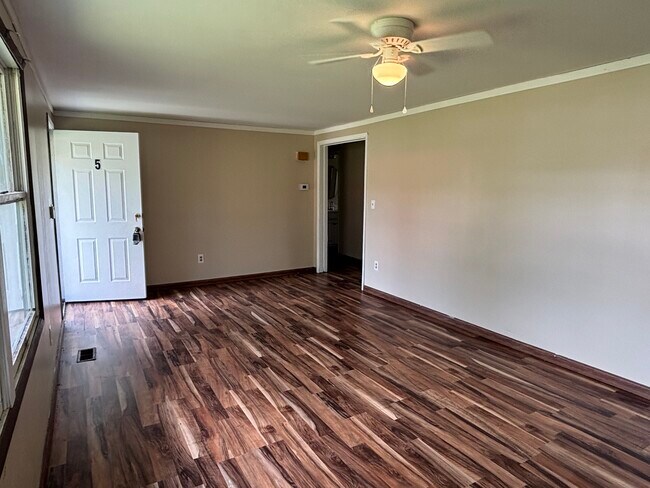 Building Photo - 5 Shawnee Acres Cir