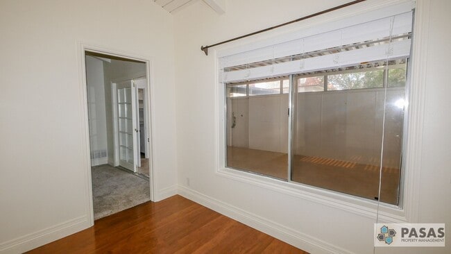 Building Photo - Point Loma Condo - Single-Story End Unit with Sunroom & 2 Covered Parking Spots