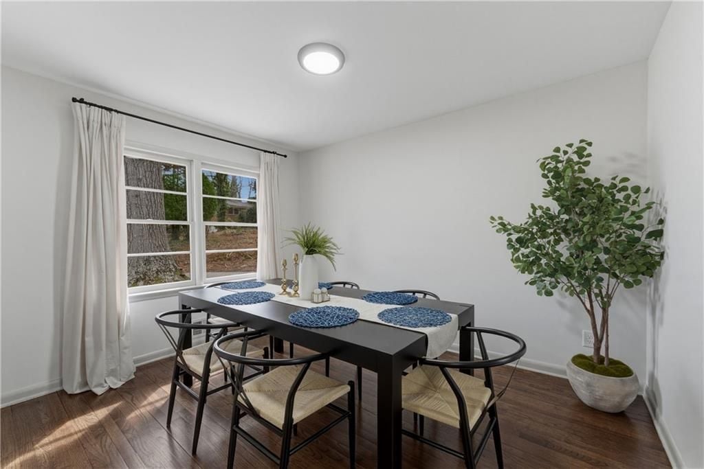 Building Photo - 2393 Lilla Cir SW