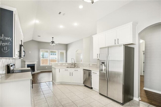 Building Photo - 2824 Mission Tejas Dr