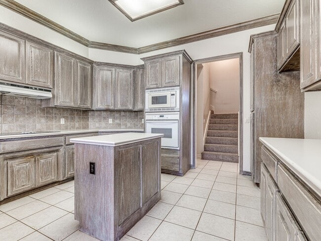 Building Photo - Updated home in Cobblestone Park- Deer Creek Schools + 4 bedrooms + 3.5 bathrooms