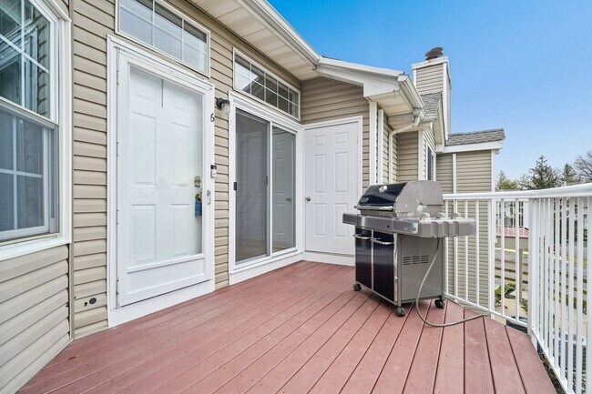 Building Photo - 6 Ray Ct