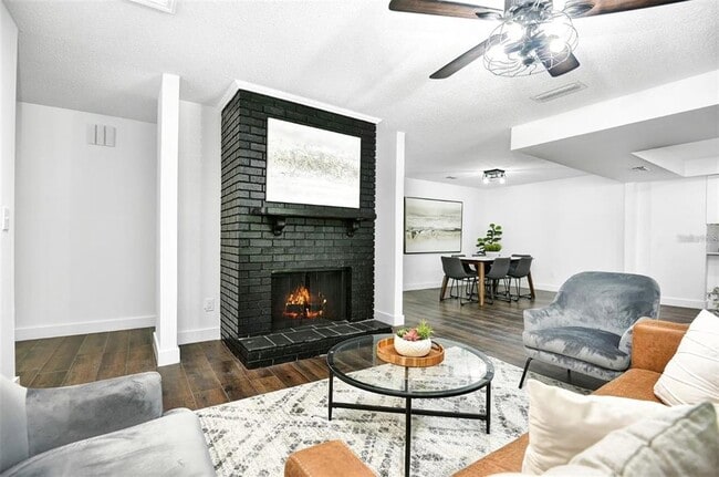 Building Photo - 112 Hillcrest Dr