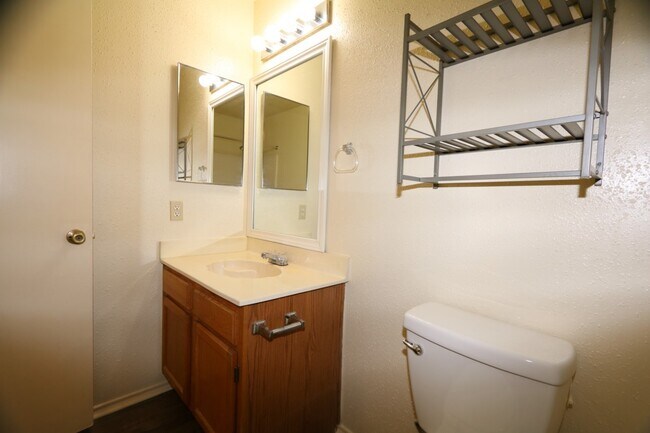 Building Photo - 10031 Red Wolf Ln