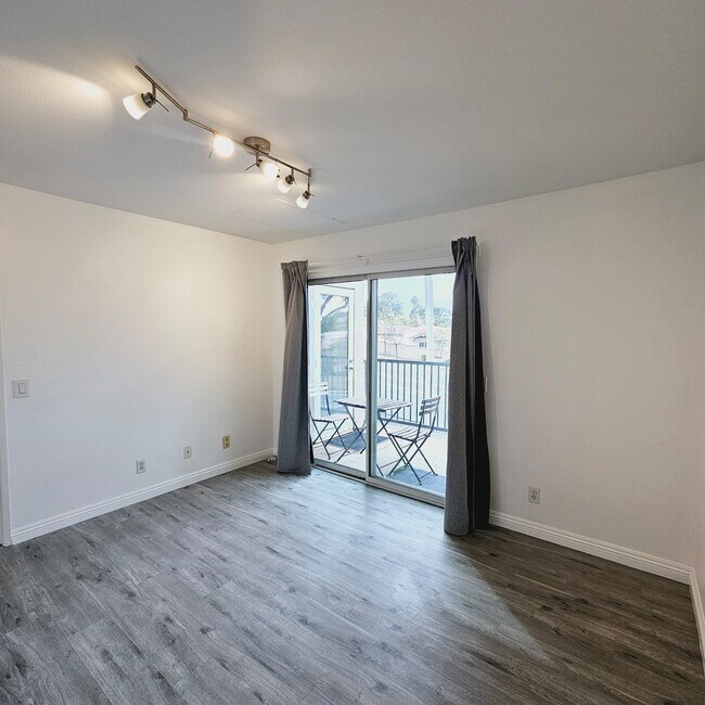 Bedroom - 3448 Hathaway Ave