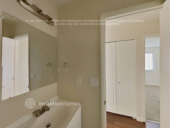 Building Photo - 13595 Green Ct