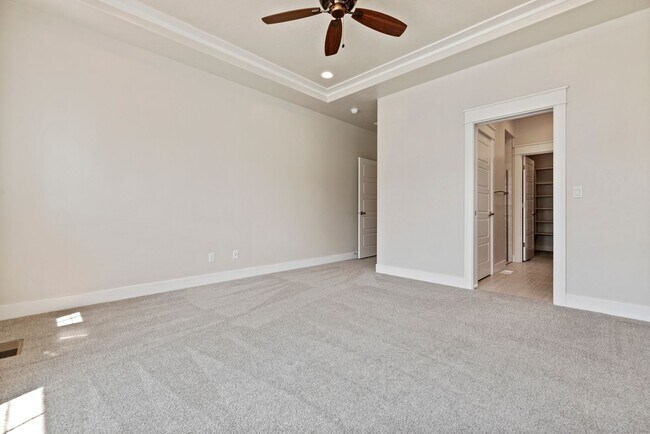 Building Photo - 2 bed 2.5 bath premium upgraded home in 55...