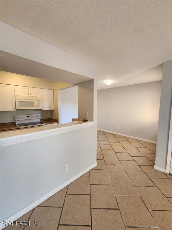 Building Photo - 2935 Winkler Ave