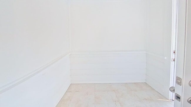 Building Photo - 1BR/1BA + Bonus Room Near Downtown St. Pete | 768 Sq Ft